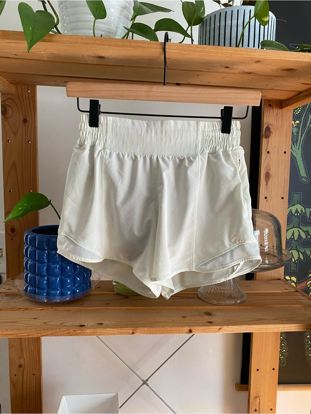 Lululemon Hotty Hot High-Rise Lined Shorts Elixir Green 4 - Picture 7 of 15